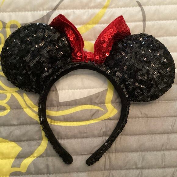 Disney Parks Classic Minnie Mouse sequin ear headband black ears and red bow - Picture 2 of 2